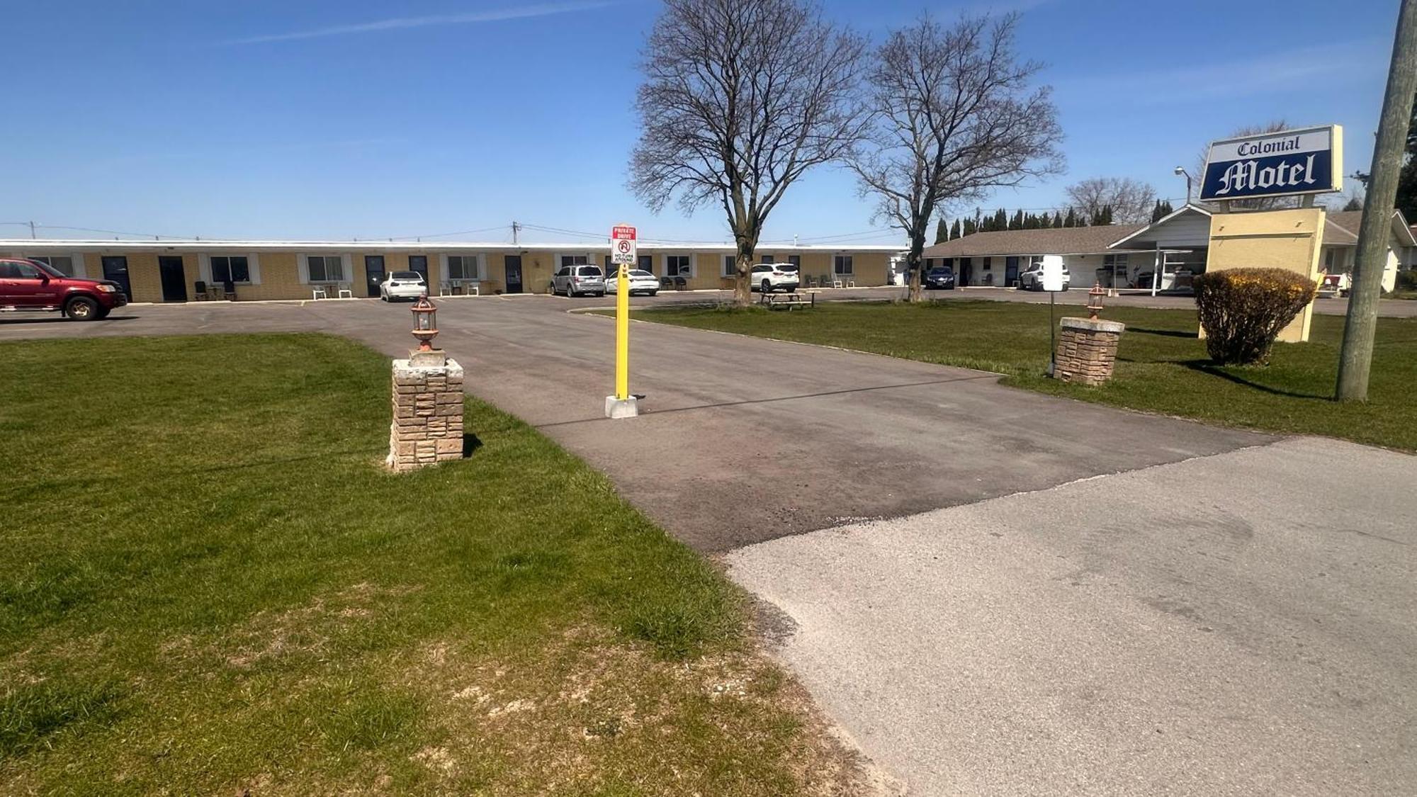 Colonial Motel Chatham-Kent Exterior foto