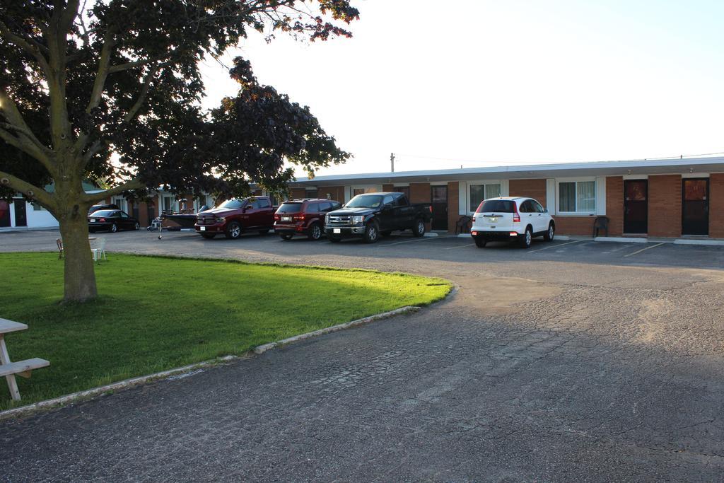 Colonial Motel Chatham-Kent Exterior foto