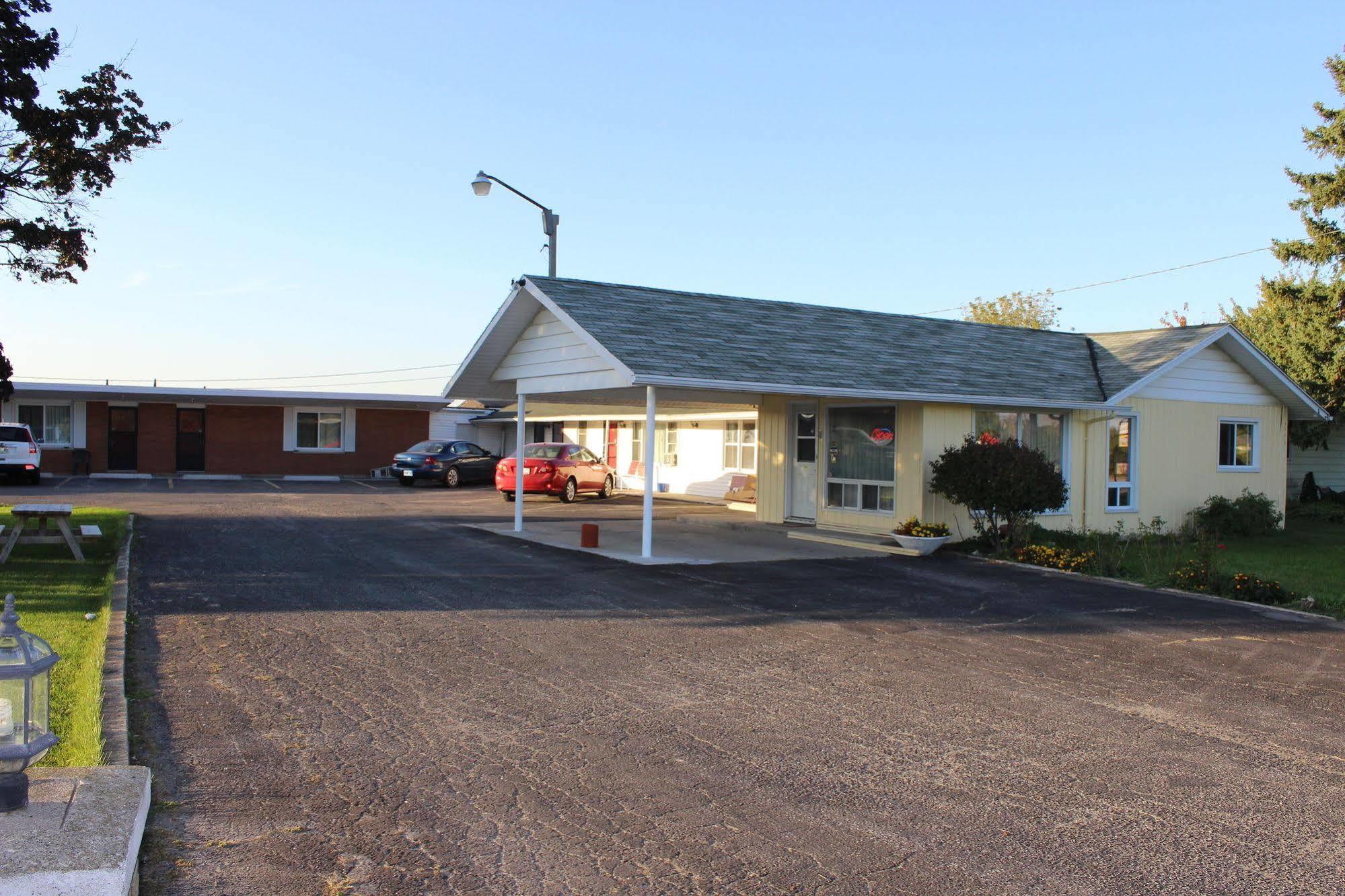 Colonial Motel Chatham-Kent Exterior foto